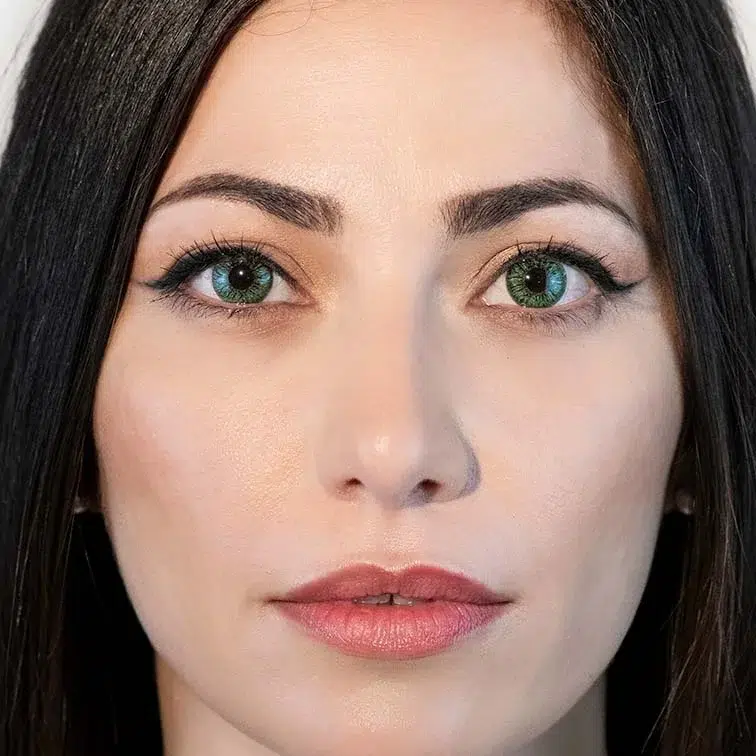 Idee-cadeau-femme-Adore-lenses-Colored-contact-lenses-green