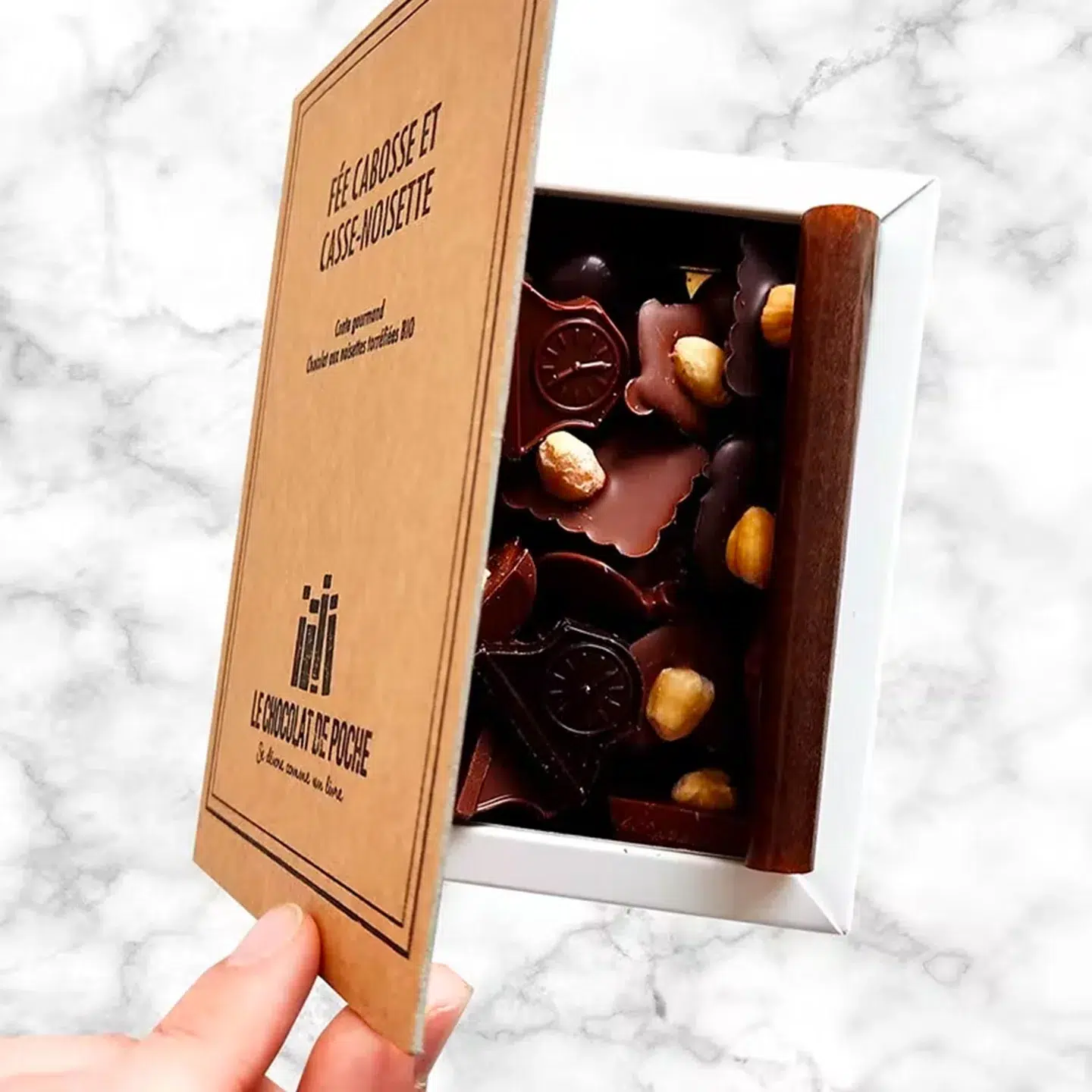 Mieux-que-des-Fleurs-Livre_chocolat_cache