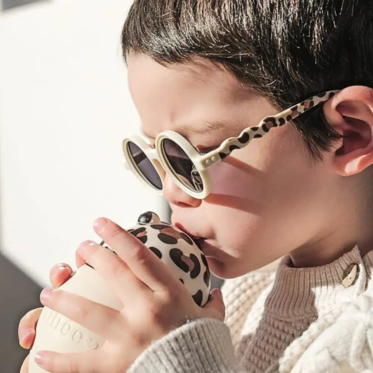 Cadeau-Cadeau-Bebe-6-mois-Elhee-Lunettes-de-soleil-enfant-graouu