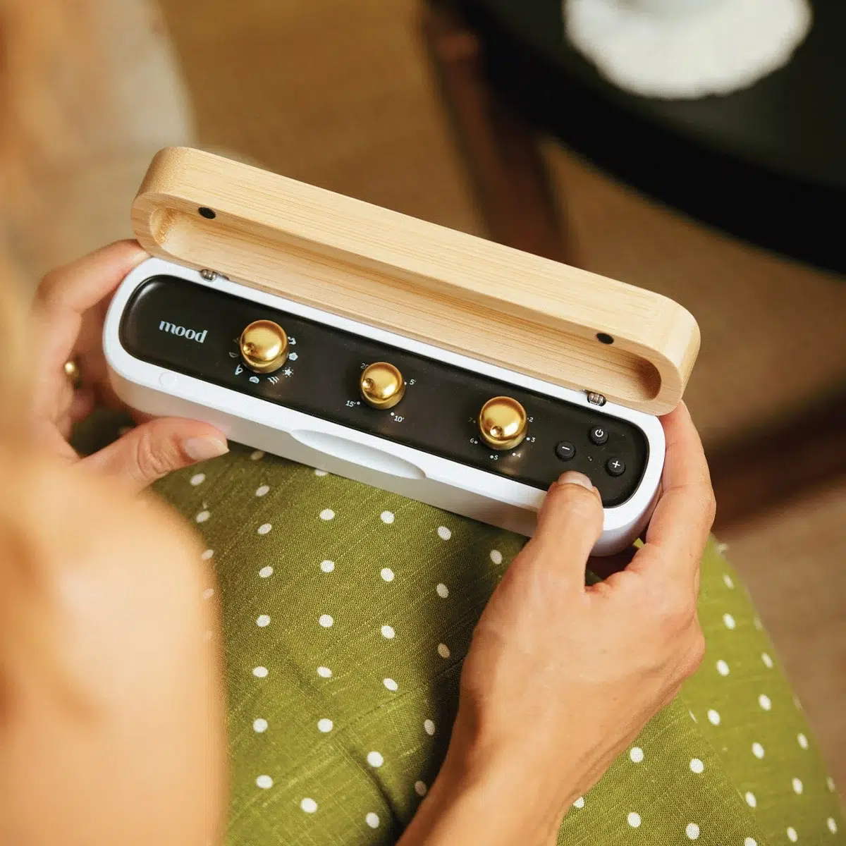 Cadeaux-Anniversaire-Femme-35-Ans-Les-Raffineurs-Box-de-meditation-morphee-mood