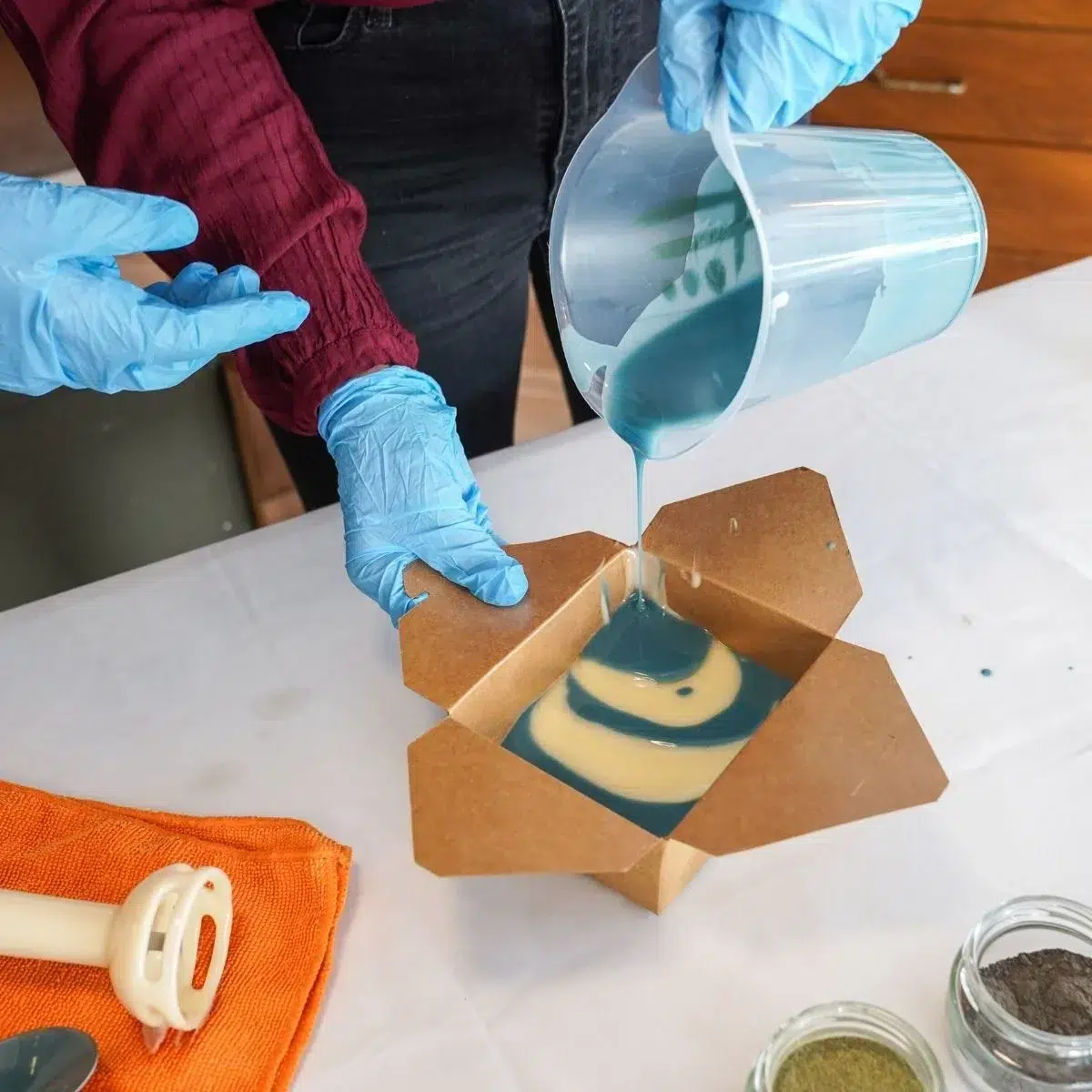 Cadeaux-Anniversaire-Femme-50-Ans-Les-Raffineurs-Savon