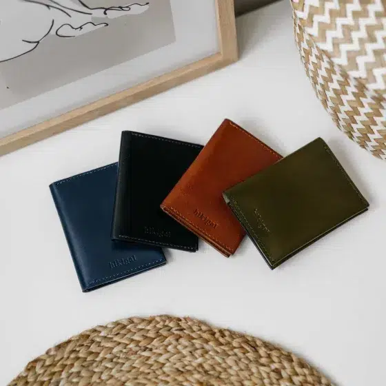 cadeau-made-in-france-porte-cartes-pliable-en-cuir-les-raffineurs