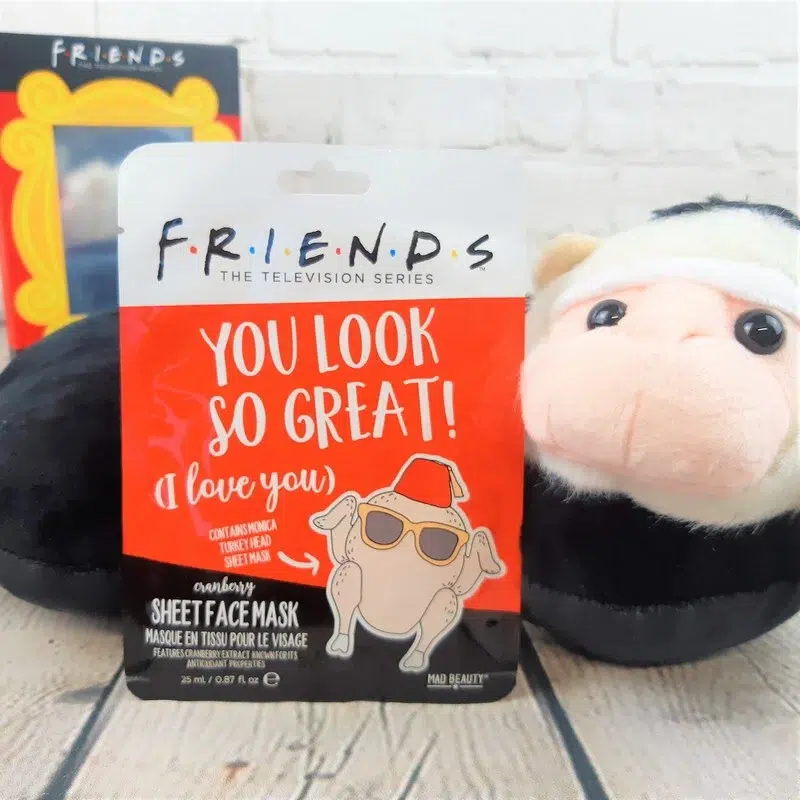 idee-cadeau-geek-generation-souvenirs-masque-en-tissu-pour-le-visage-friends