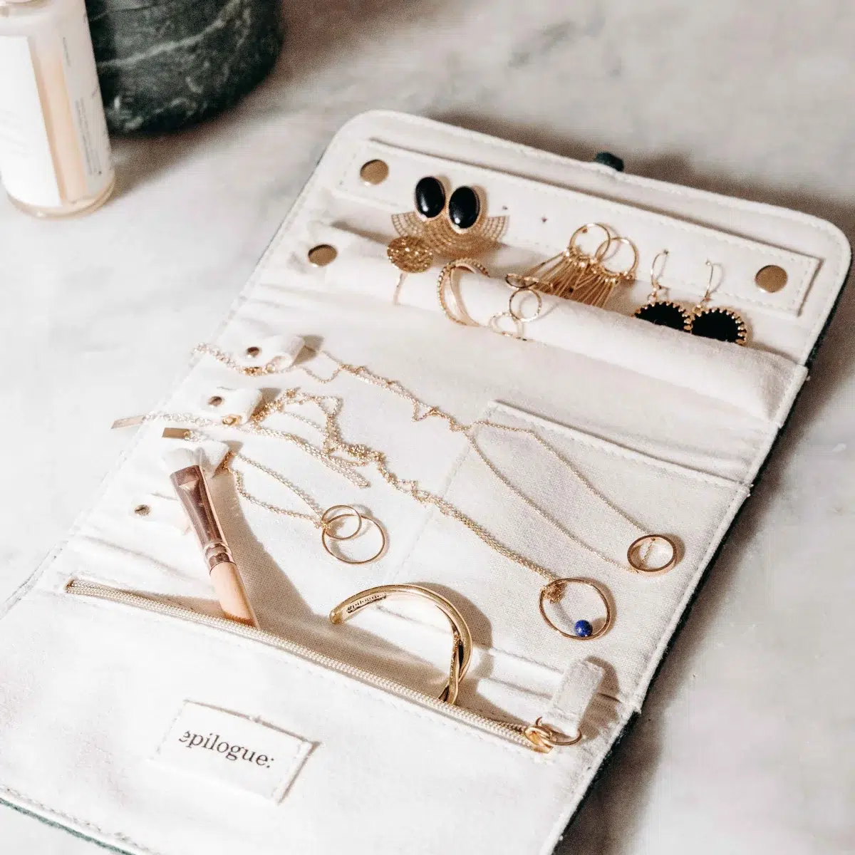 idees-cadeaux-anniversaire-meilleure-amie-Les-Raffineurs-Pochette-Bijoux