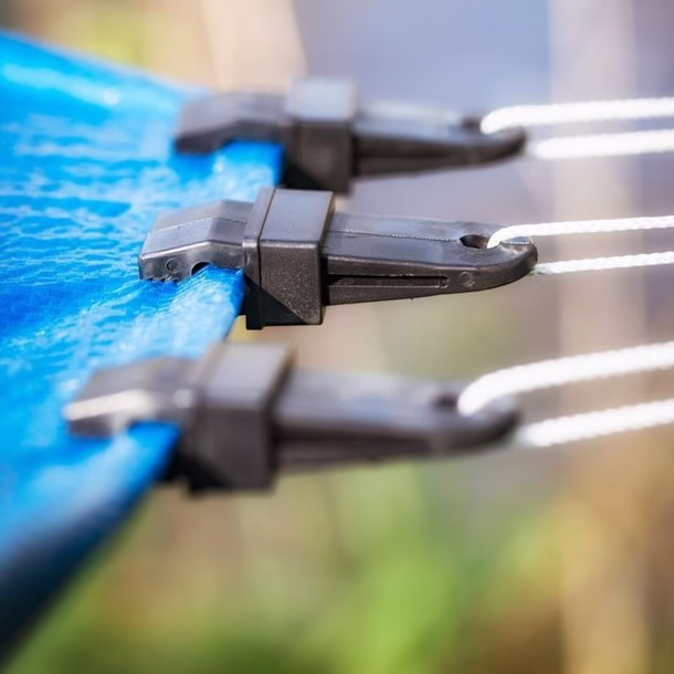 Equipements-saint-jacques-de-compostelle-Nature-et-Decouvertes-Clips