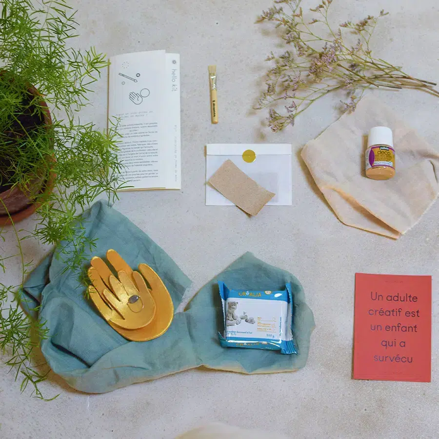 Idees-cadeaux-fete-des-meres-en-maternelle-Hello-Kit-Vide-poche