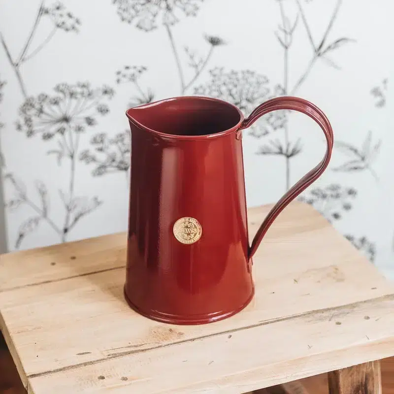 idee-cadeau-fete-des-meres-utile-broc-carafe-haws-rouge-flowrette