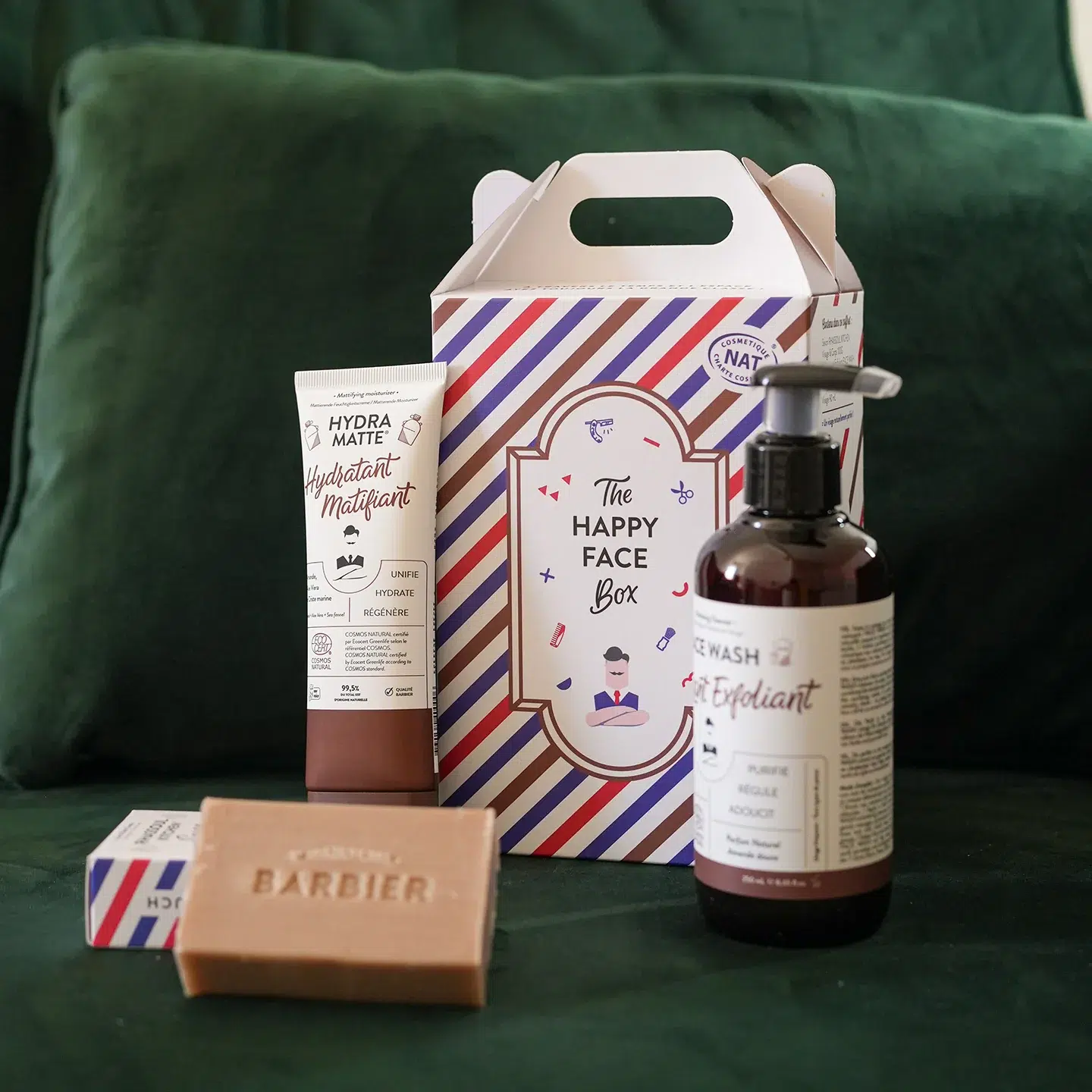 Offrir Un Cadeau À Un Homme Célibataire : Le Guide Anti-Galère Cadeau Homme Célibataire Offrir un cadeau à un homme célibataire : le guide anti-galère Astuces et conseils Cadeau homme célibataire Cadeau homme celibataire Mieux que des fleurs Kit Rasage