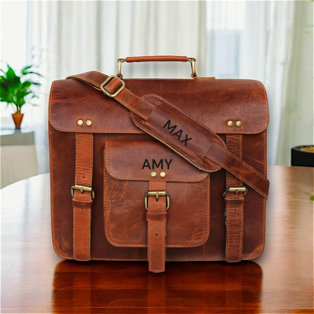 Offrir de la maroquinerie : guide pour éviter le cadeau "corporate" Astuces et conseils Cadeau maroquinerie Cadeau maroquinerie Etsy Sac a dos boulot