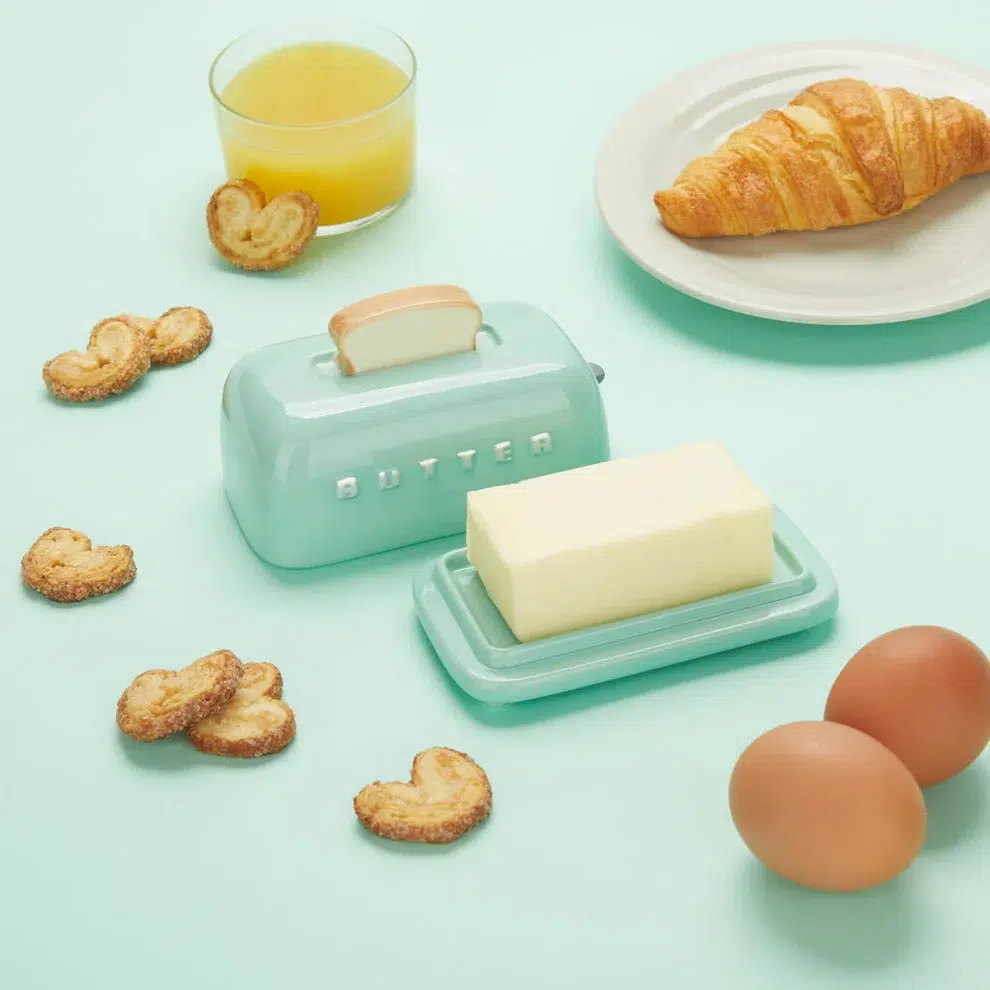 Cadeau-moins-de-20-euros-Mieux-que-des-Fleurs-Butter-dish-toasty-green-ceramic.jpg