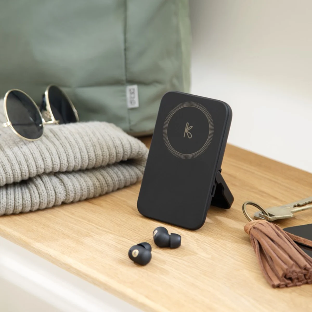 Offrir Quelque Chose À Une Personne Hospitalisée : Le Guide Sans Faux Pas Cadeau Personne Hospitalisée Offrir quelque chose à une personne hospitalisée : le guide sans faux pas Astuces et conseils Cadeau personne hospitalisée Cadeau personne hospitalisee Les Raffineurs Batterie