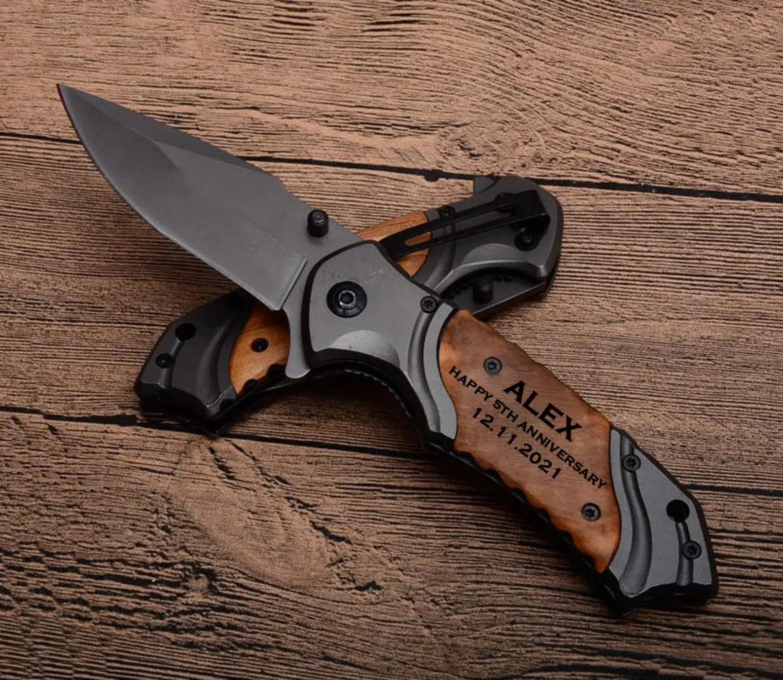 20 idées cadeaux bricoleurs 2025 (qui vont vraiment servir !) Astuces et conseils Cadeaux bricolage Cadeaux bricoleurs Etsy Couteau personnalise