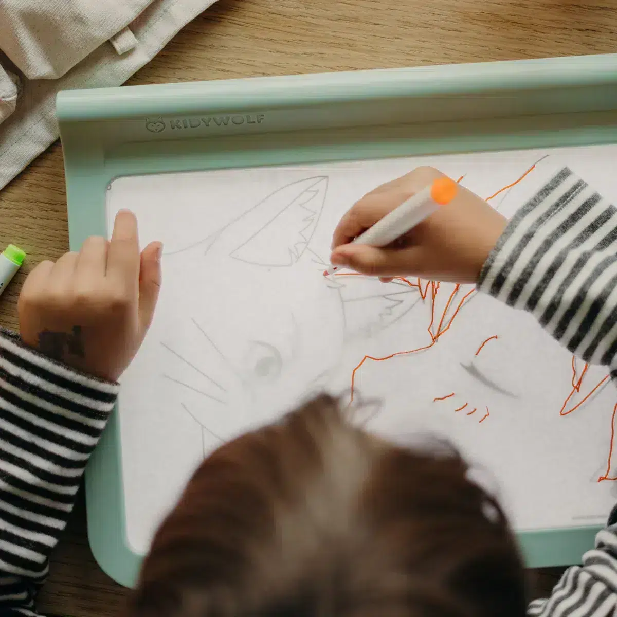 Cadeau-10-ans-Les-Petits-Raffineurs-Tablette-Dessin