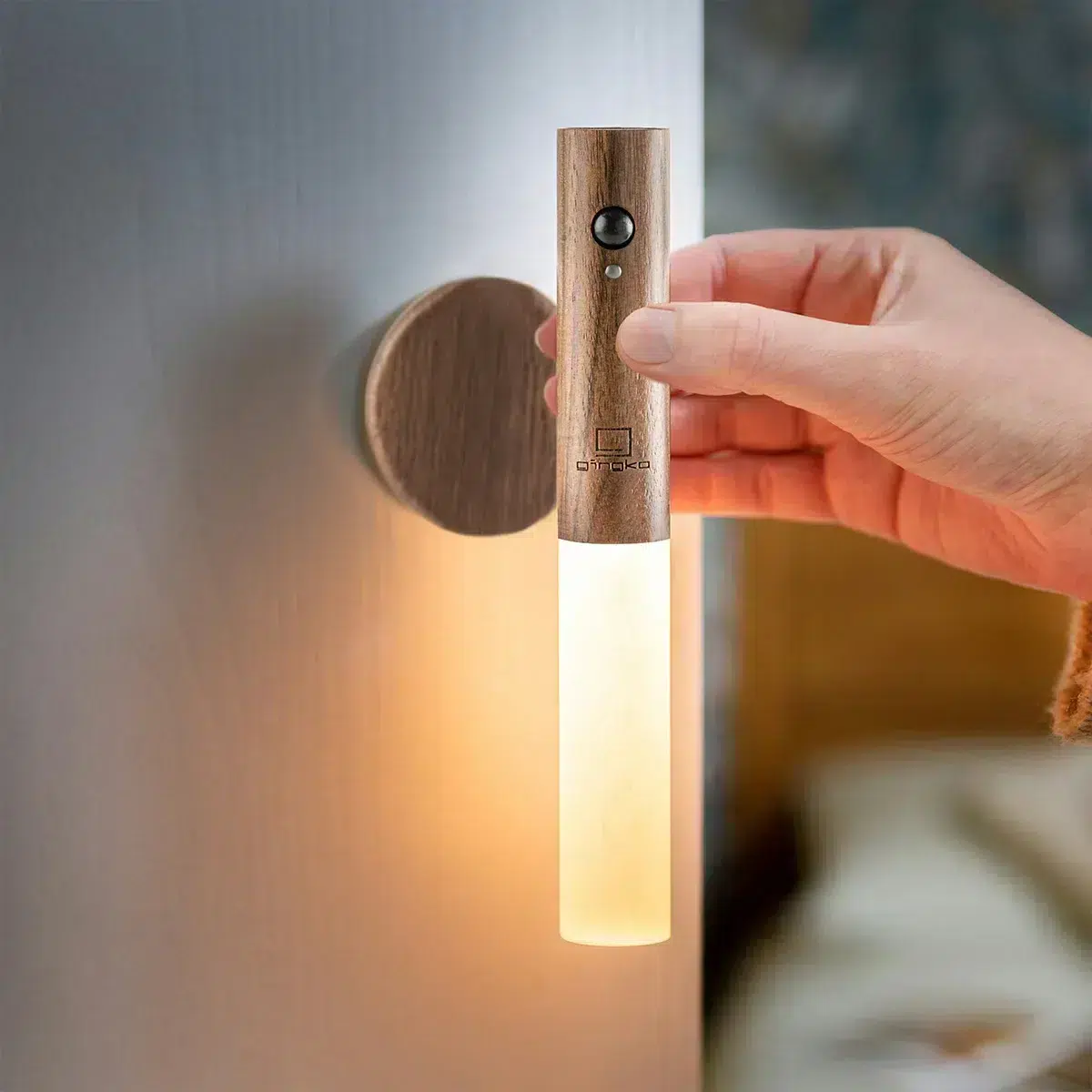 Cadeau-anniversaire-femme-75-ans-les-raffineurs-baton-lumineux-intelligent
