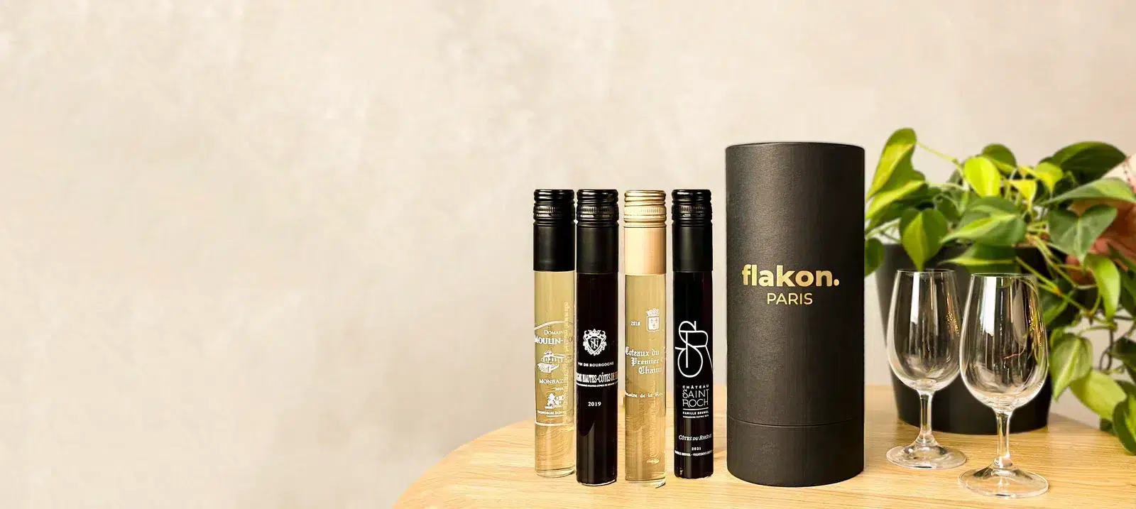 Cadeau-couple-1-an-coffret-de-vins-flakon